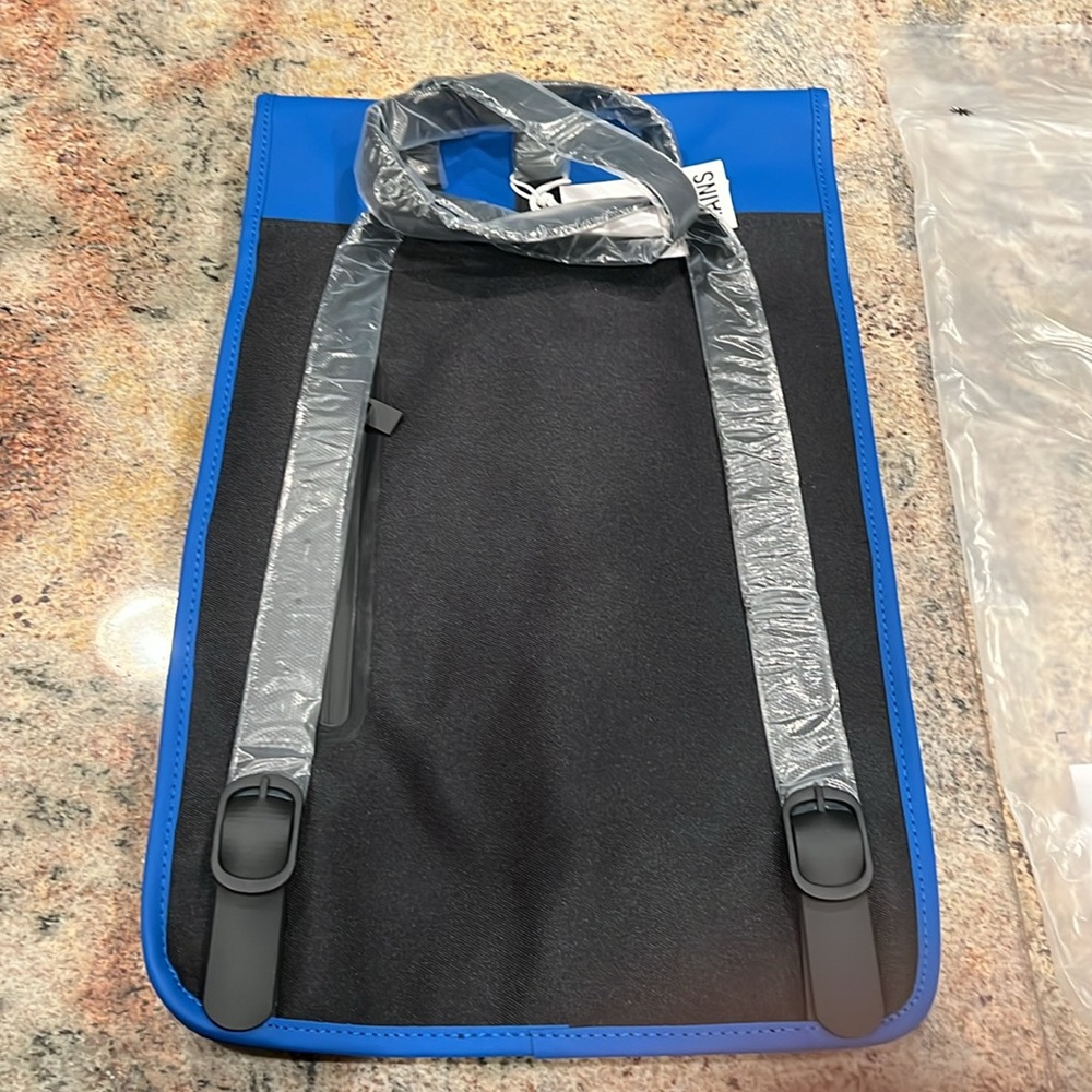 NWT Rains Backpack - Picture 3 of 6